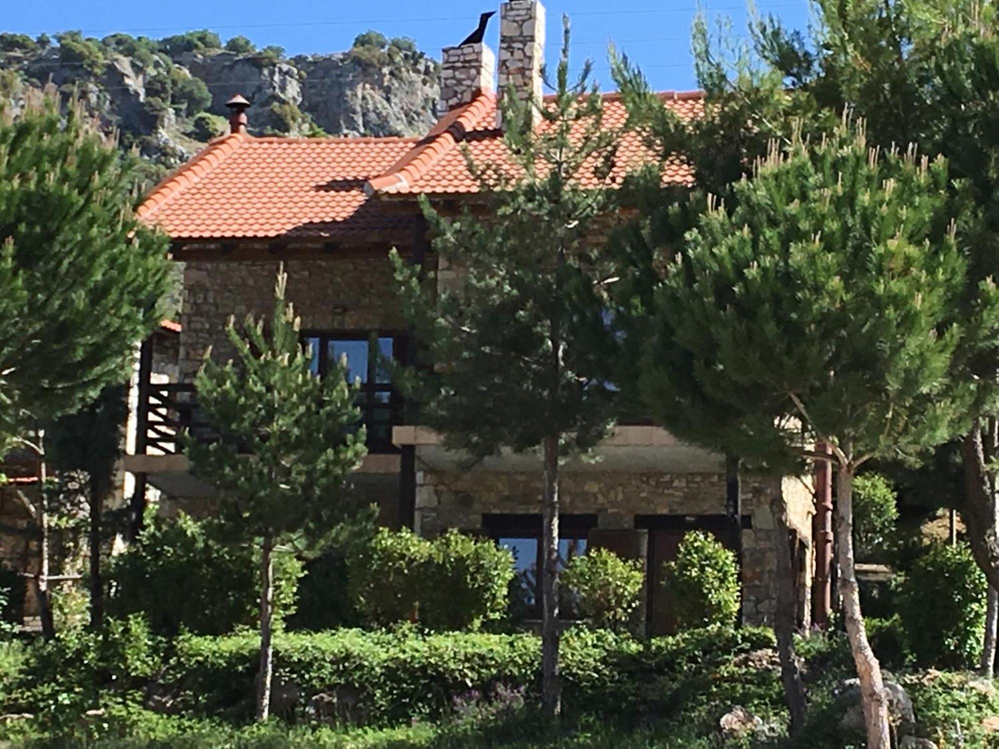Georgio'S V Chalet Kalavrita Exterior photo
